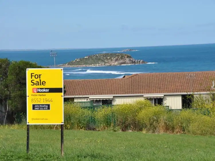 12 Rosemary Crt, Encounter Bay SA 5211