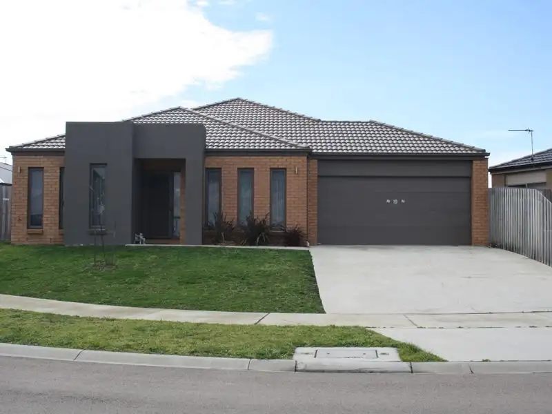 Main view of Homely townhouse listing, 19 Phoebes Way, Bairnsdale VIC 3875