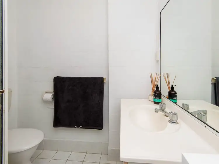 Fifth view of Homely unit listing, 10/16-18 Abalone Avenue, Paradise Point QLD 4216