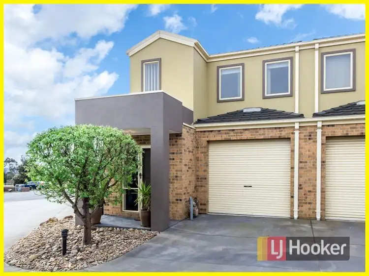 Main view of Homely townhouse listing, 1/84 Heatherton Road, Endeavour Hills VIC 3802