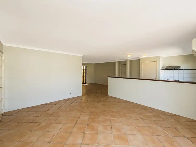 Fifth view of Homely house listing, 2 Babbler Court, Maida Vale WA 6057