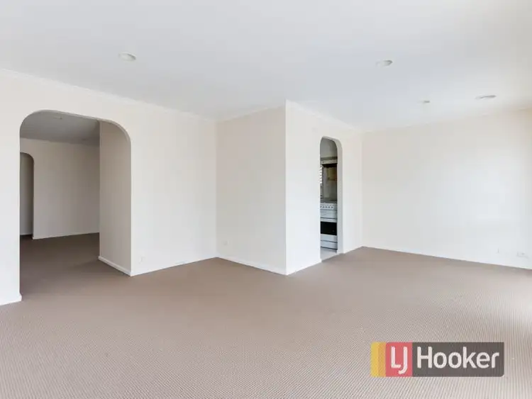 Fifth view of Homely house listing, 7 Blueberry Close, Cranbourne North VIC 3977