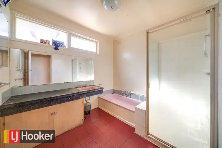 Sixth view of Homely house listing, 10 CARLYON CRT, Springvale VIC 3171