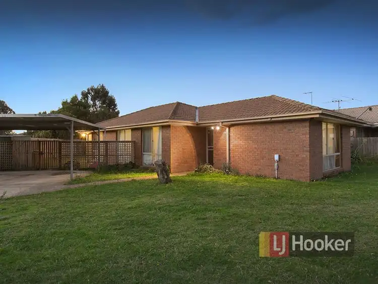 20 Caroline Crescent, Cranbourne West VIC 3977