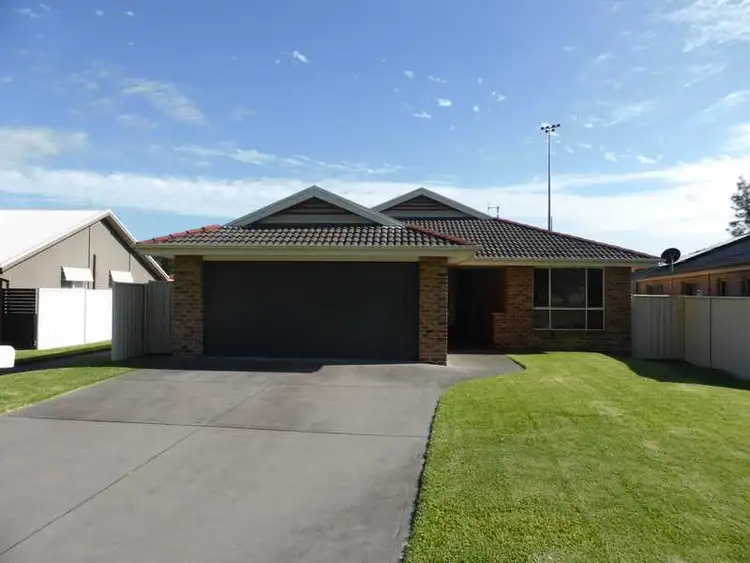 8 Laguna Court, Hallidays Point NSW 2430