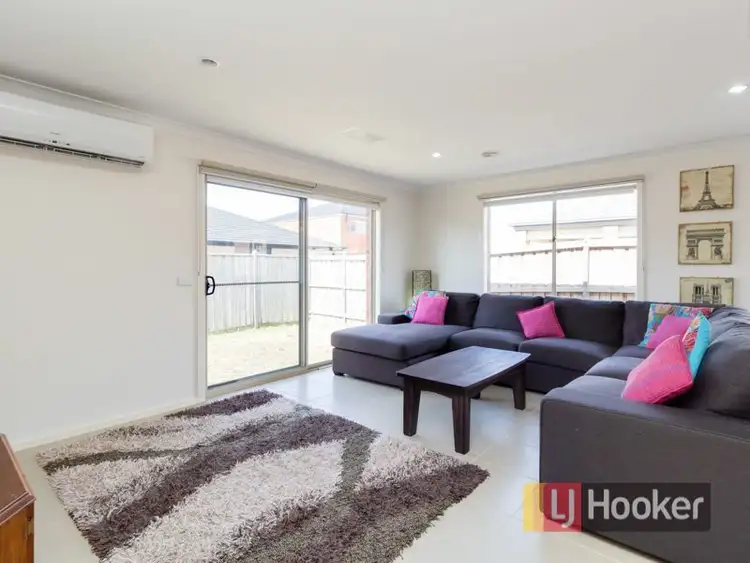 Fifth view of Homely house listing, 8 Olivebank Crescent, Cranbourne North VIC 3977