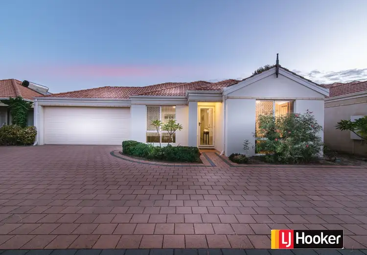 11/2 Hobby Retreat, Queens Park WA 6107