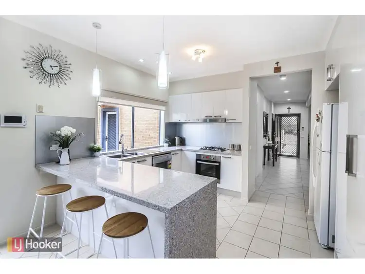 Second view of Homely house listing, 7 St Andrews Drive, Craigieburn VIC 3064