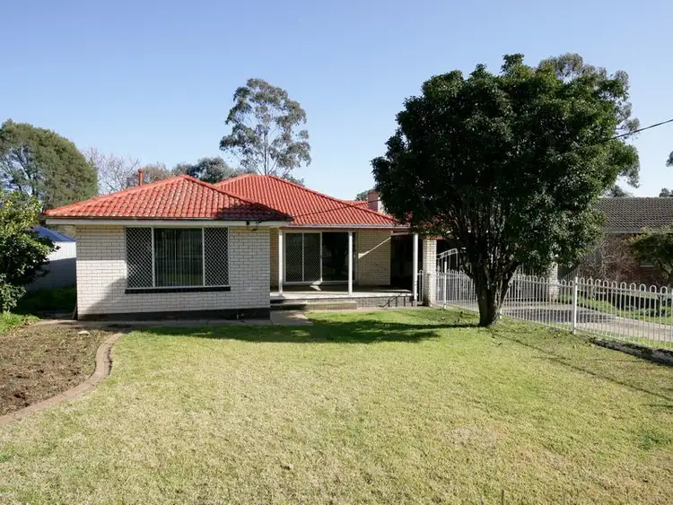 13 Moran Street, Tolland NSW 2650