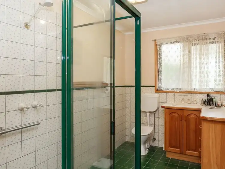 Seventh view of Homely house listing, 1 Staddon Court, Stratford VIC 3862