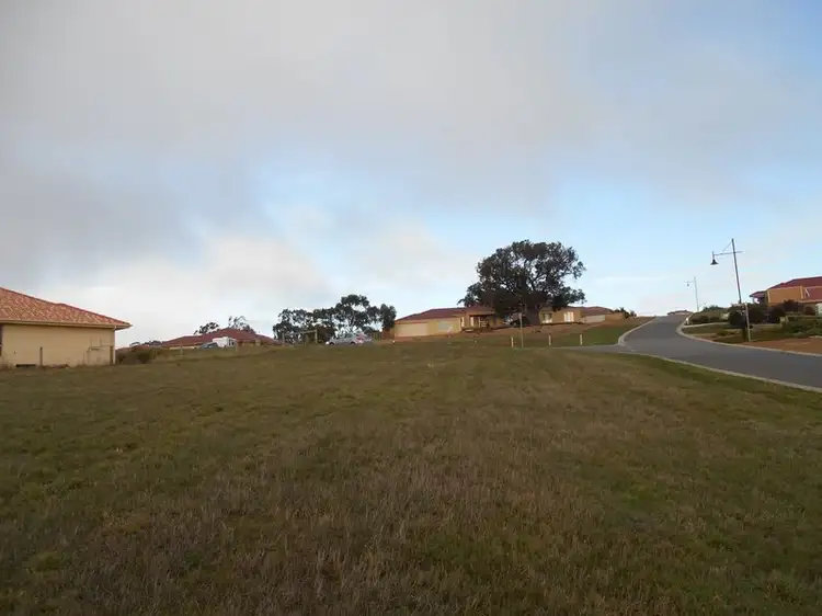 1 Carmelo Court, Hidden Valley VIC 3756