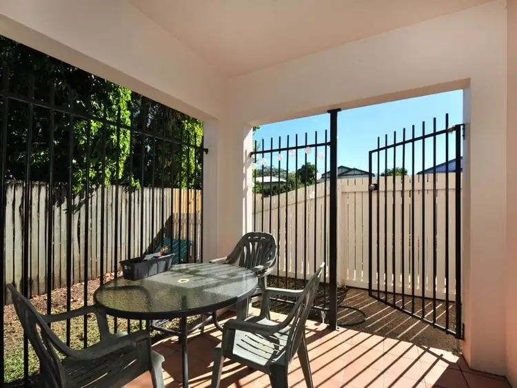 Seventh view of Homely townhouse listing, 2/10 Hill Street, Manunda QLD 4870