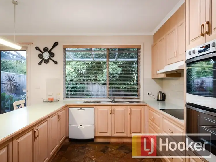 Fifth view of Homely house listing, 10 Outlook Drive, Berwick VIC 3806