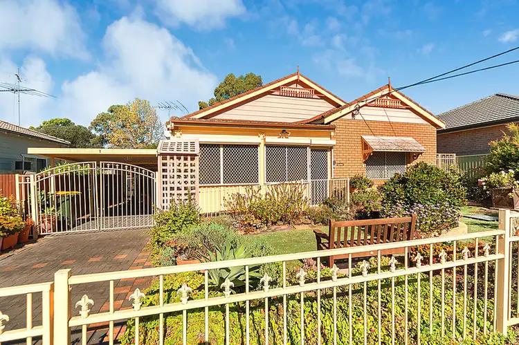 1 Mimosa Street, Westmead NSW 2145