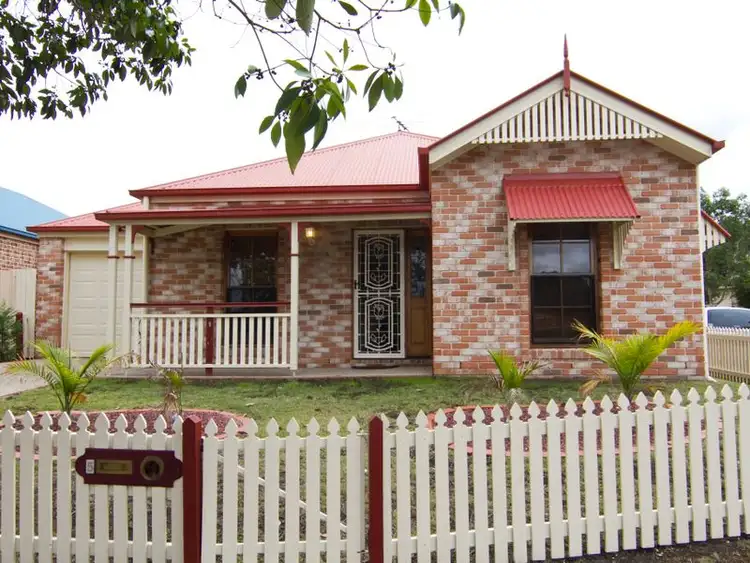 Second view of Homely house listing, 5 Berkshire Place, Springfield Lakes QLD 4300