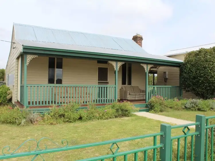 8 Abbott Street, Glen Innes NSW 2370