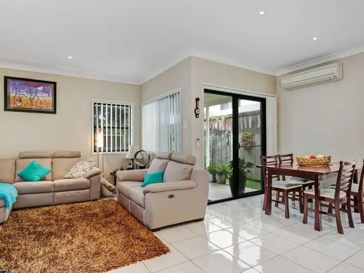Main view of Homely townhouse listing, 2/42-44 Longland Street, Cleveland QLD 4163