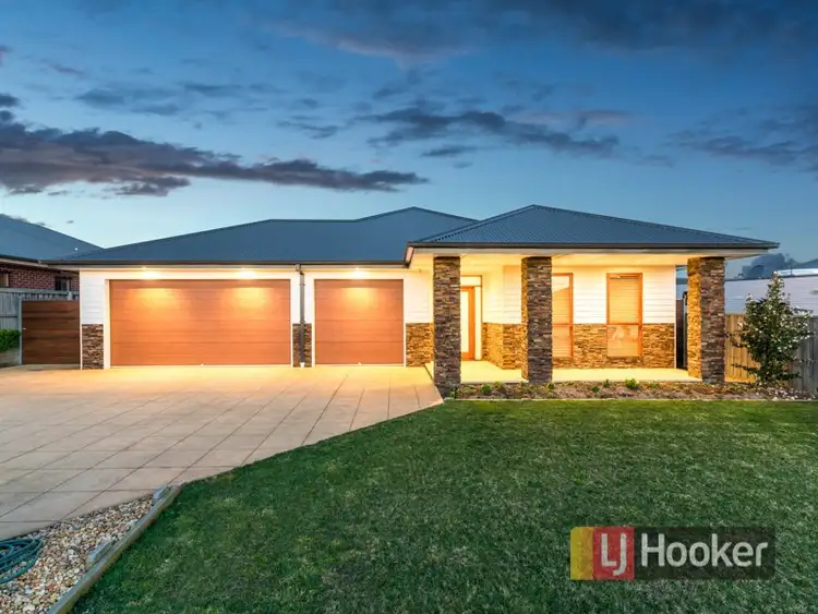 4 Landy Circuit, Pakenham VIC 3810