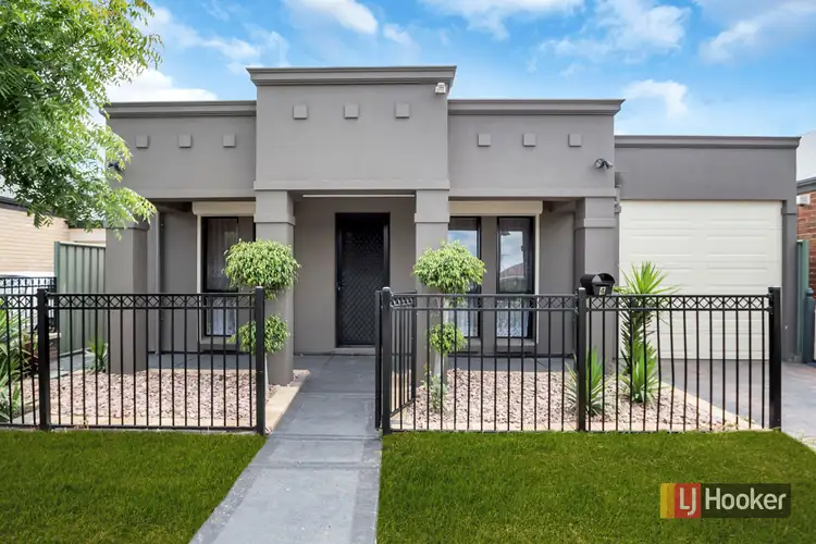4 Maquarie Street, Mawson Lakes SA 5095
