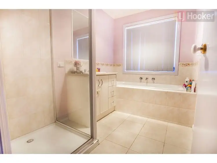 Seventh view of Homely house listing, 5 Burge Drive, Sunbury VIC 3429