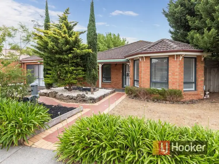 18 Raleigh Drive, Narre Warren South VIC 3805