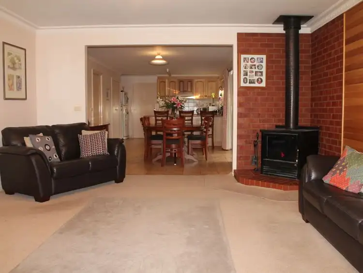 Fifth view of Homely house listing, 16 Alvin Court, Bairnsdale VIC 3875
