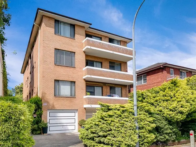 Main view of Homely unit listing, 2/2-4 Crawford Road, Brighton-le-sands NSW 2216