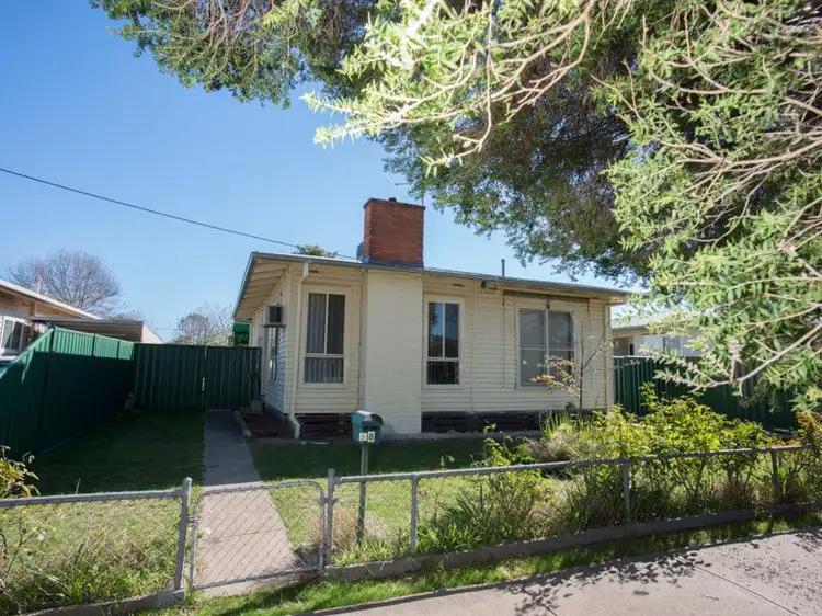 8 Oak Avenue, Benalla VIC 3672