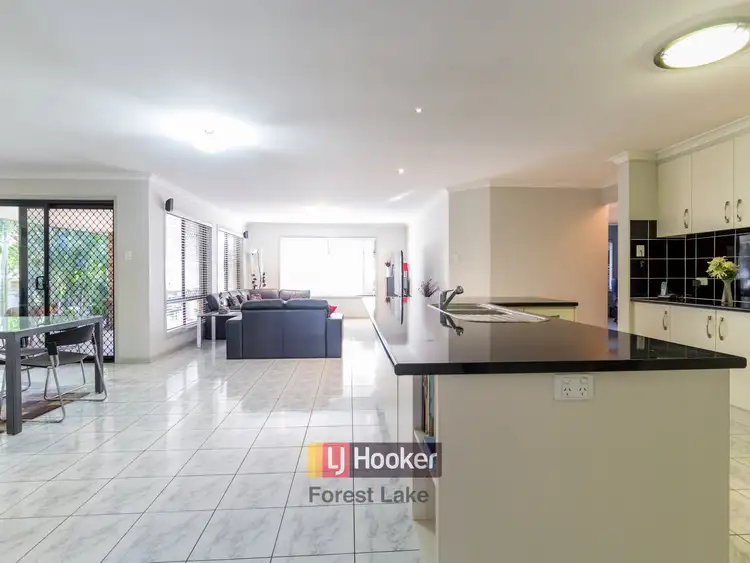 Third view of Homely house listing, 2 Daisy Place, Doolandella QLD 4077