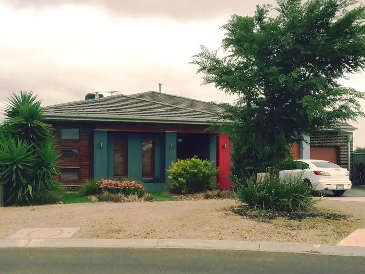 8 Maxwell Street, Point Cook VIC 3030