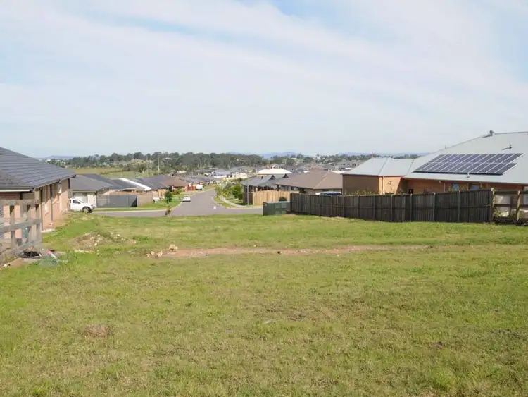48 Cockatoo Ridge, Aberglasslyn NSW 2320
