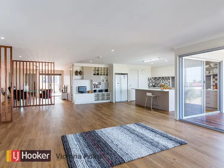 14 Cypress St, Redland Bay QLD 4165