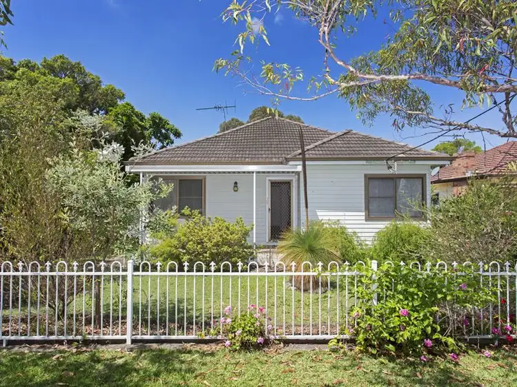 2 Quest Avenue, Yowie Bay NSW 2228