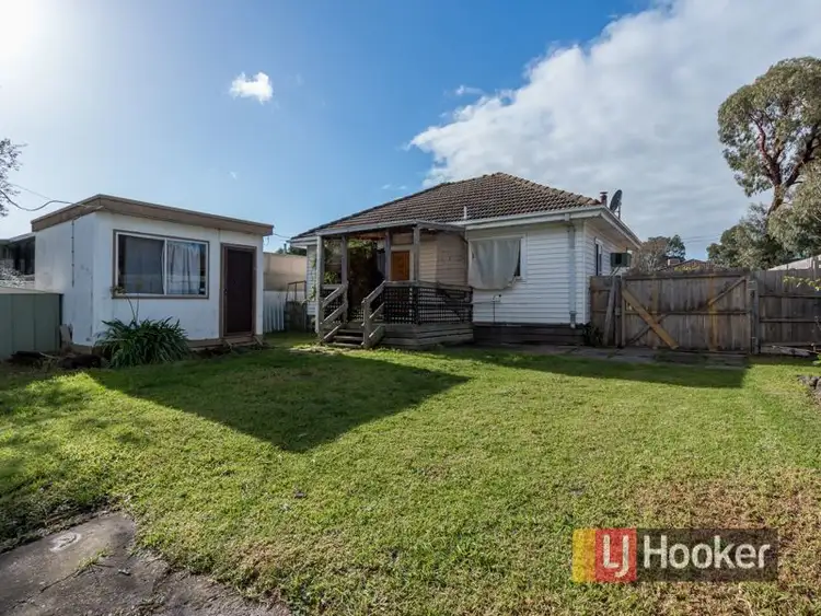 Sixth view of Homely house listing, 19 Damian Court, Cranbourne VIC 3977