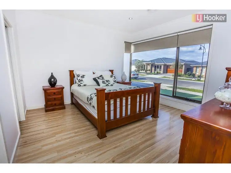 Seventh view of Homely house listing, 5 Biltmore Crescent, Roxburgh Park VIC 3064