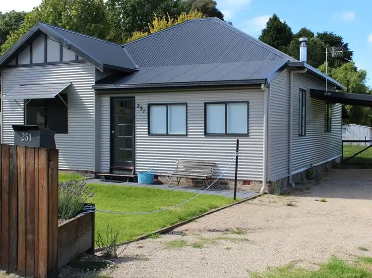 251 Meade Street, Glen Innes NSW 2370