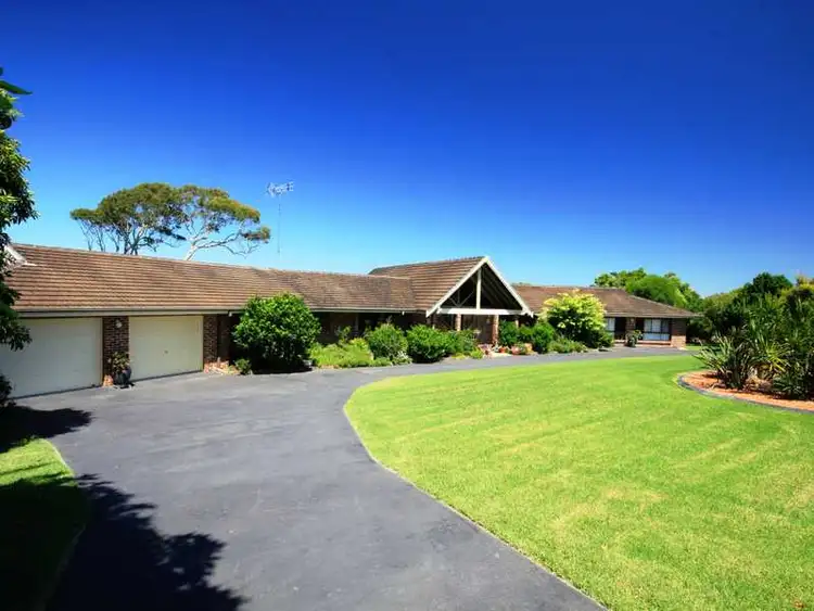 22 Panorama Crescent, Forster NSW 2428