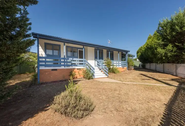 Main view of Homely house listing, 2 Hakea Street, Queanbeyan NSW 2620