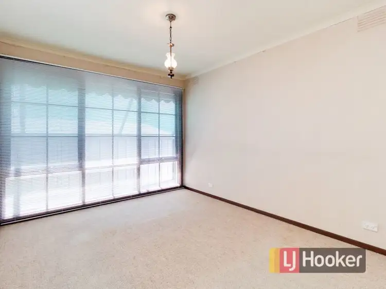Fifth view of Homely house listing, 2 Cox Court, Endeavour Hills VIC 3802