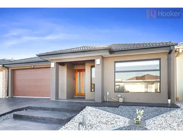 Second view of Homely house listing, 17 Biltmore Crescent, Roxburgh Park VIC 3064