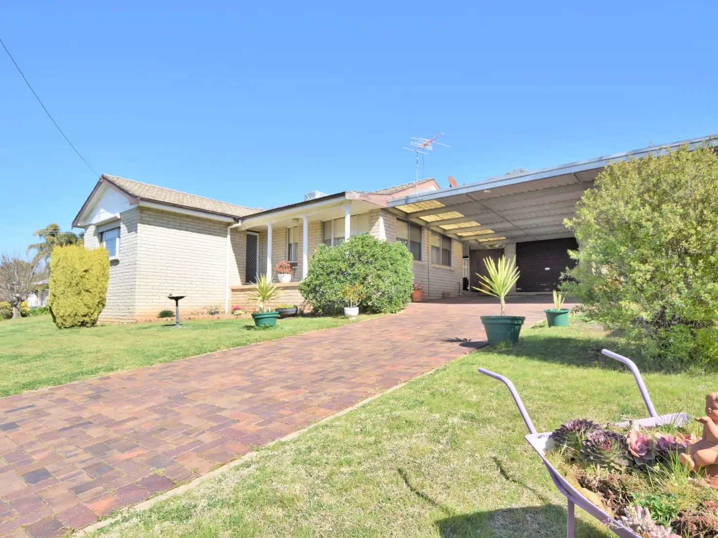 Main view of Homely house listing, 7 Charles Crescent, Young NSW 2594