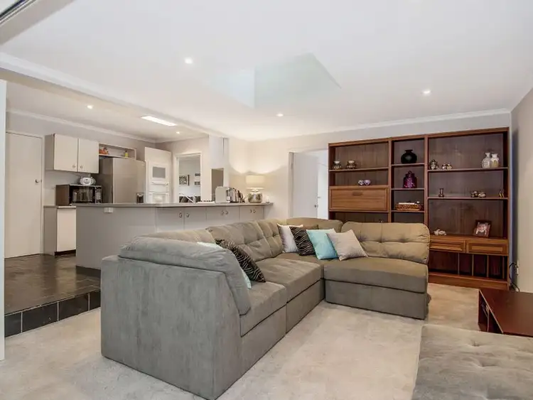 Fifth view of Homely house listing, 4 Earls Court, Mulgrave VIC 3170