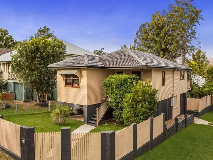 1 Wingarra Street, Yeerongpilly QLD 4105