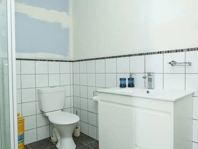 Fifth view of Homely house listing, 27 Howard Street, Sale VIC 3850