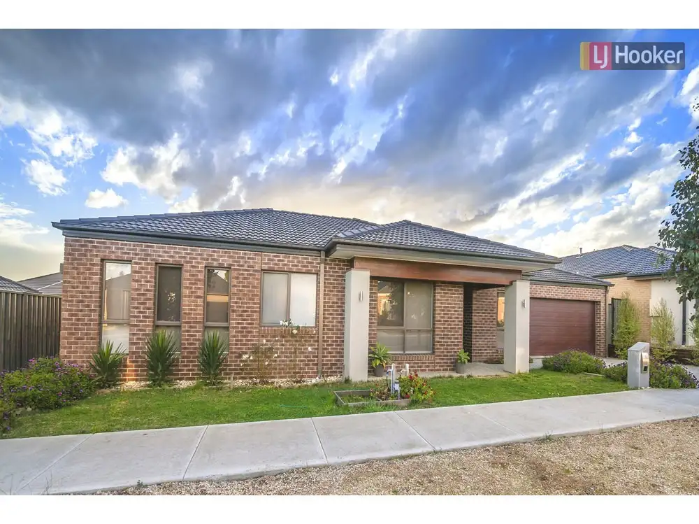 Main view of Homely house listing, 5 Montpellier Crescent, Craigieburn VIC 3064