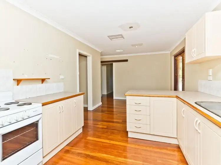 Seventh view of Homely house listing, 11 Pudney Place, Orelia WA 6167