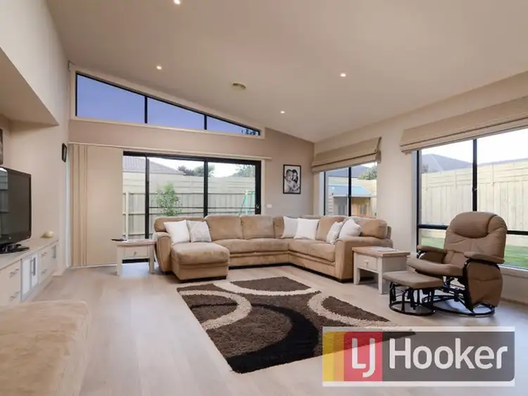 Fifth view of Homely house listing, 4 Hollyrood Drive, Berwick VIC 3806