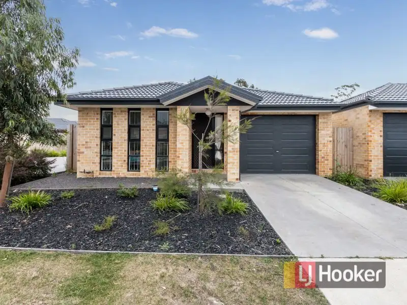 Main view of Homely unit listing, 8/30 Warrenwood Place, Langwarrin VIC 3910