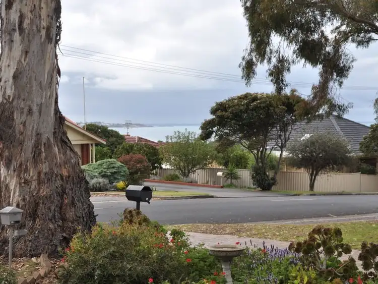 51 Renown Avenue, Victor Harbor SA 5211