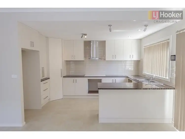 Fifth view of Homely unit listing, 4a Koomba Cres, Roxburgh Park VIC 3064